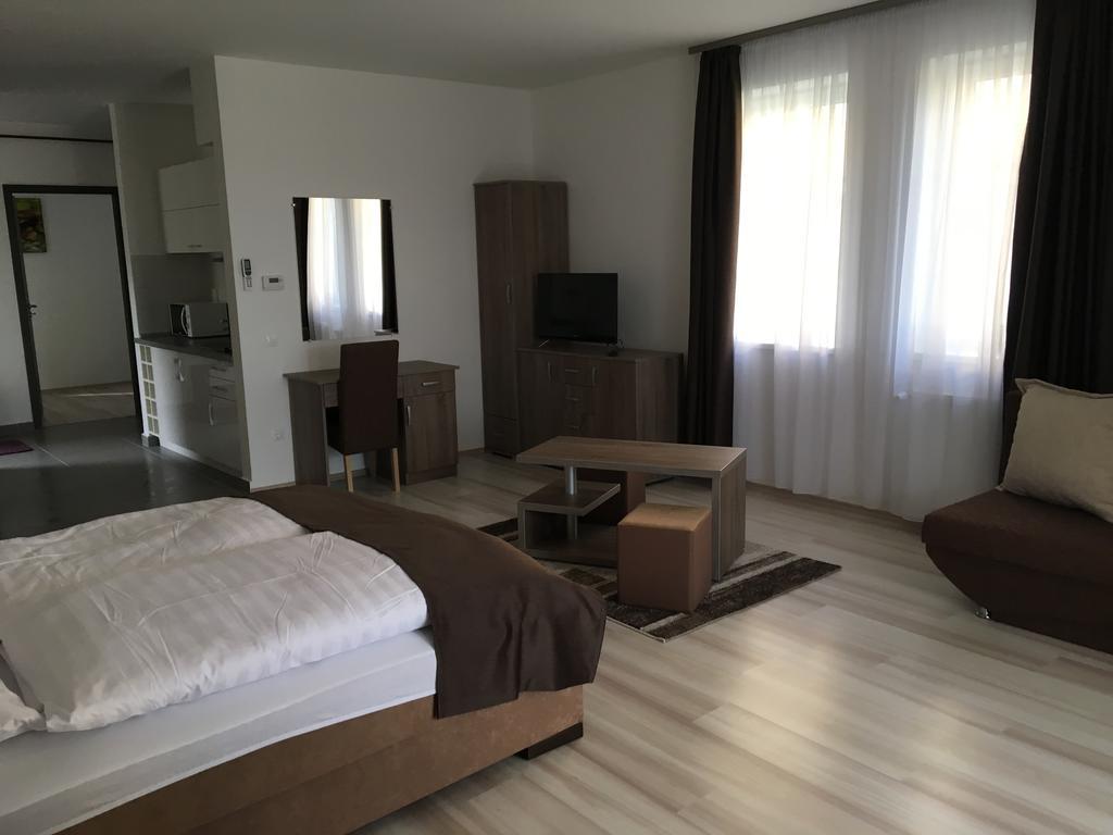 F&M Apartman Egerszalók Εξωτερικό φωτογραφία
